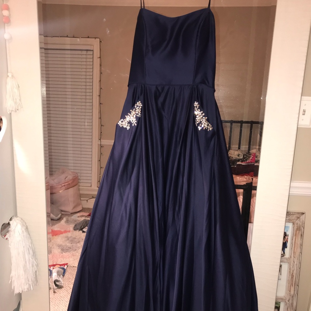 Great Navy Prom Dress!!